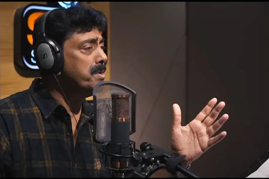 സെറ്റിലിരുന്ന് പാട്ടുപാടിയ അശോകനെ കൈയ്യോടെ പിടിച്ച് സിനിമയിൽ പാടിച്ച് വി.കെ പ്രകാശ്