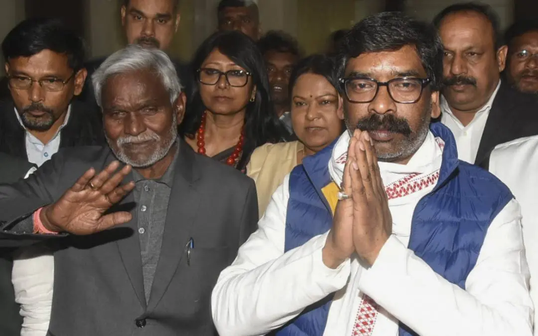 ചംപായ് സോറനും ഹേമന്ത് സോറനും | ഫയല് ചിത്രം/ പി.ടി.ഐ.