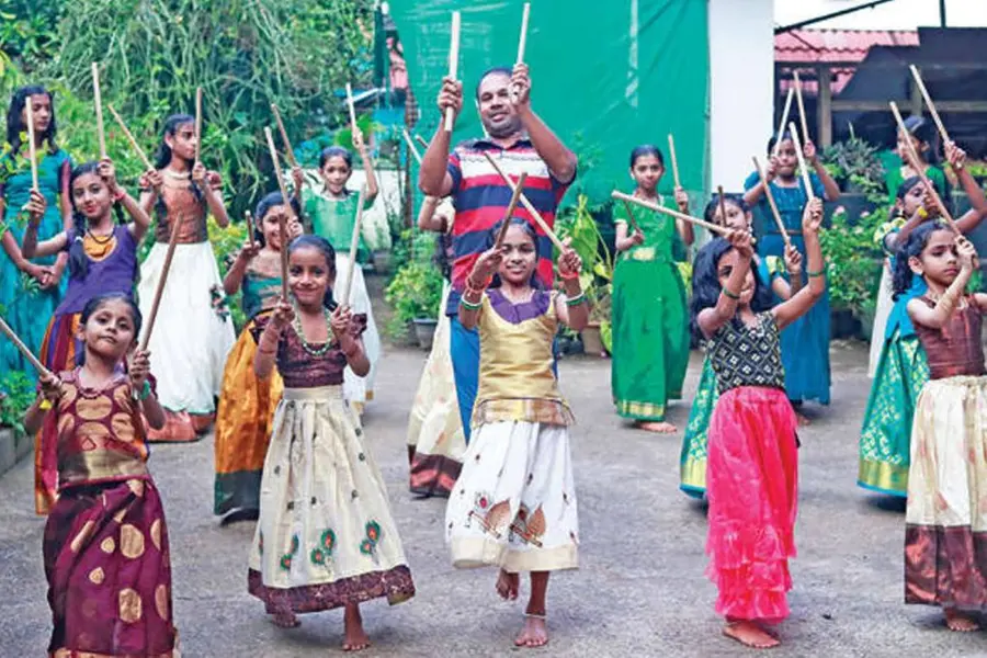 ശ്രീകൃഷ്ണജയന്തി ശോഭായാത്രയ്ക്ക് ഗോപികാനൃത്തം ഒരുങ്ങുന്നു; ശിഹാബിന്റെ ശിക്ഷണത്തിൽ