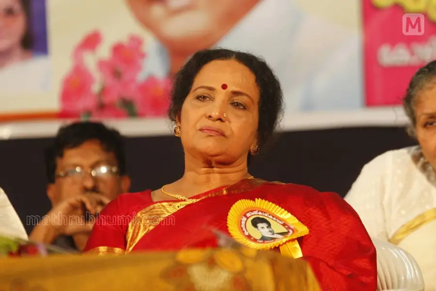 ദുരനുഭവം ഉണ്ടായാല് സിനിമയില് കടിച്ചുതൂങ്ങരുത്, മറ്റ് തൊഴില്തേടി പോകണം- ശ്രീലതാ നമ്പൂതിരി