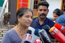 'എന്നെ പീഡിപ്പിച്ചു, പീഡിപ്പിച്ചു എന്ന് പറയാതെ ആര് എന്നുള്ളതിന് തെളിവുകൊടുക്കണം' - ശ്രീലത നമ്പൂതിരി