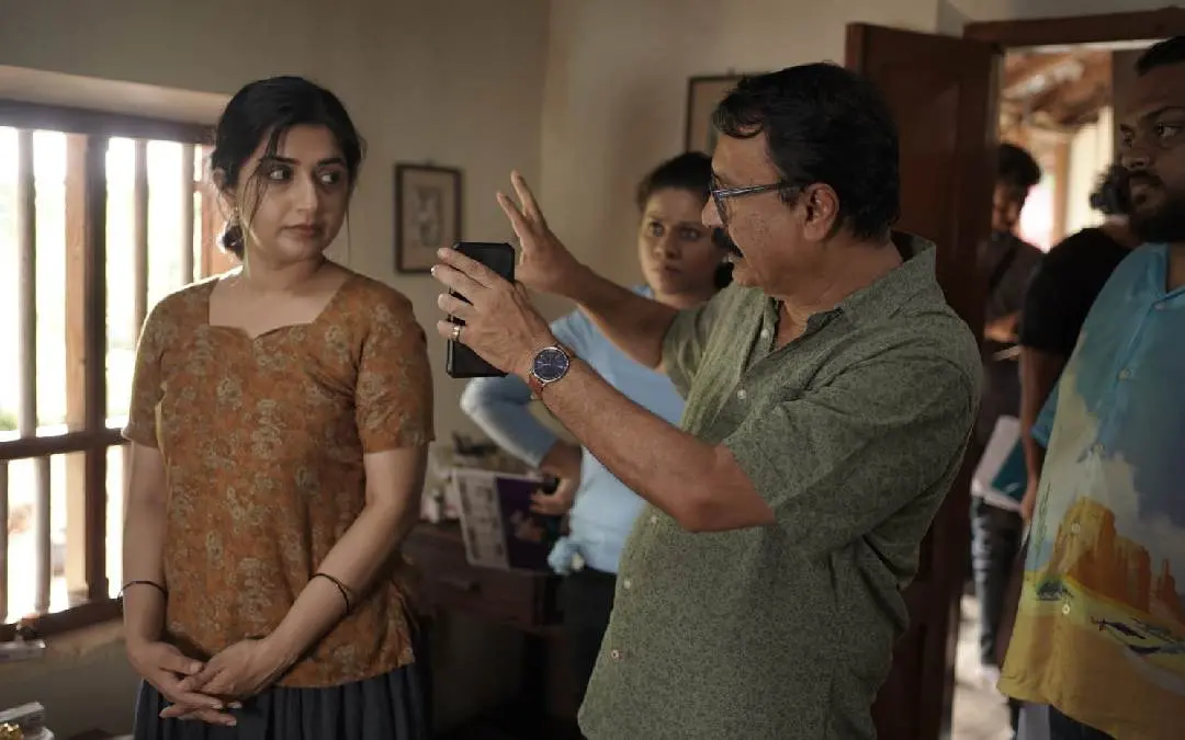 ലൊക്കേഷനിൽ നിന്നും
