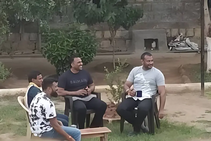 പുകവലി, വീഡിയോ കോള്; കൊലക്കേസ് പ്രതിയ്ക്ക് എന്താ സുഖം, ദര്ശന് ജയിലില് വി.ഐ.പി സൗകര്യങ്ങള്
