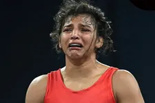 മുന്നിട്ടുനില്‍ക്കേ പരിക്ക്; ക്വാര്‍ട്ടറില്‍ ഗുസ്തി താരം നിഷ ദഹിയക്ക് കണ്ണീര്‍ മടക്കം