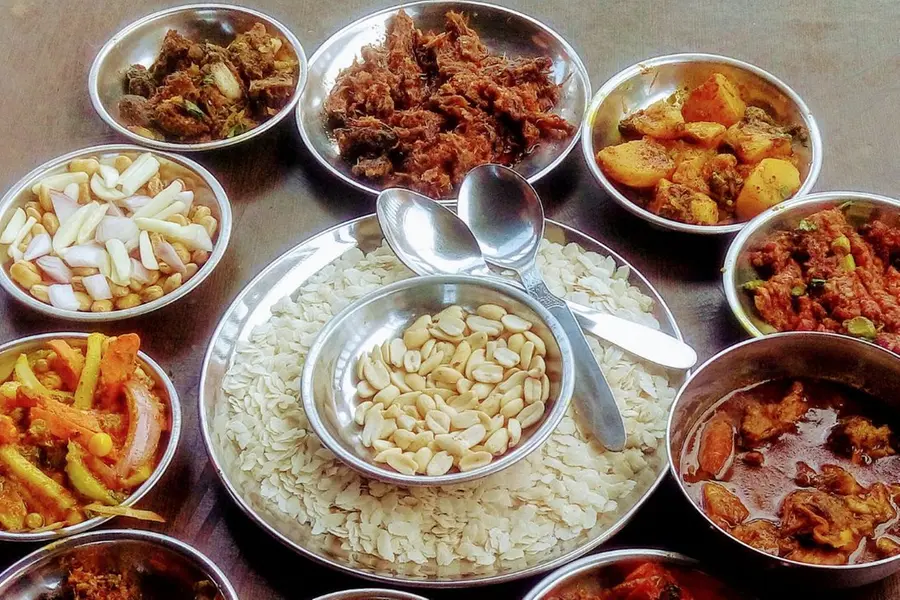 ആരും വീട്ടില് ഭക്ഷണമുണ്ടാക്കാത്ത ഗ്രാമം ; ഇവിടുത്തെ ഭക്ഷണരീതികളെക്കുറിച്ചറിയാം