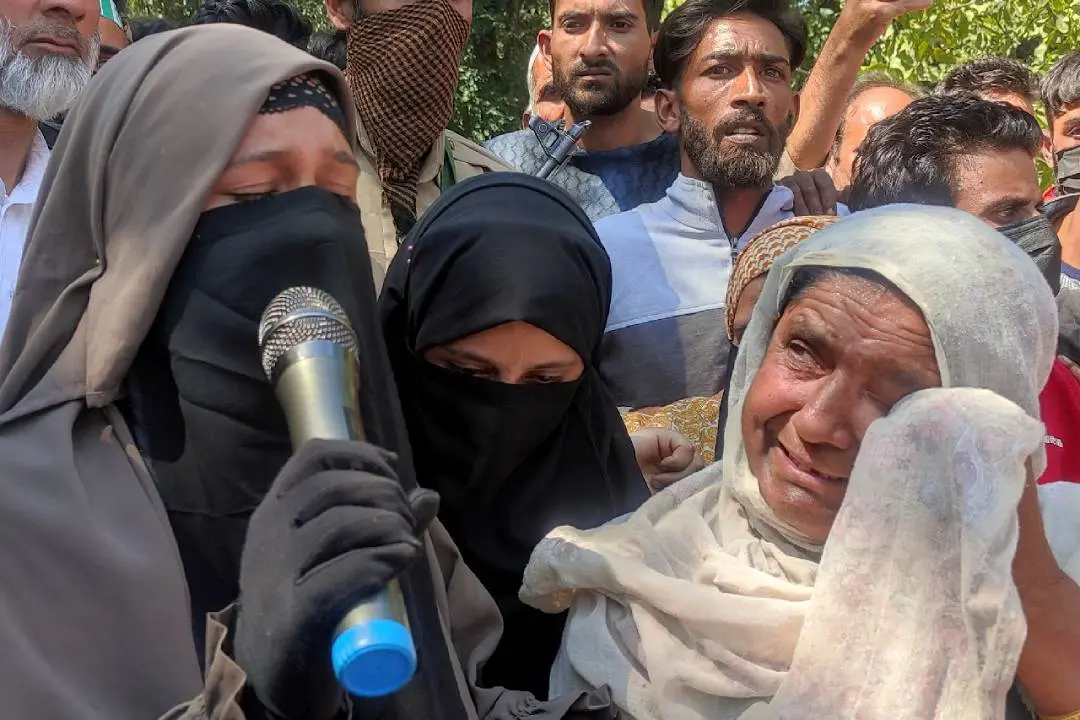 സര്ജന് ബര്കത്തിയുടെ മകൾ സുഗ്ര പ്രചരണത്തിനിടയില്| ഫോട്ടോ: special arrangement