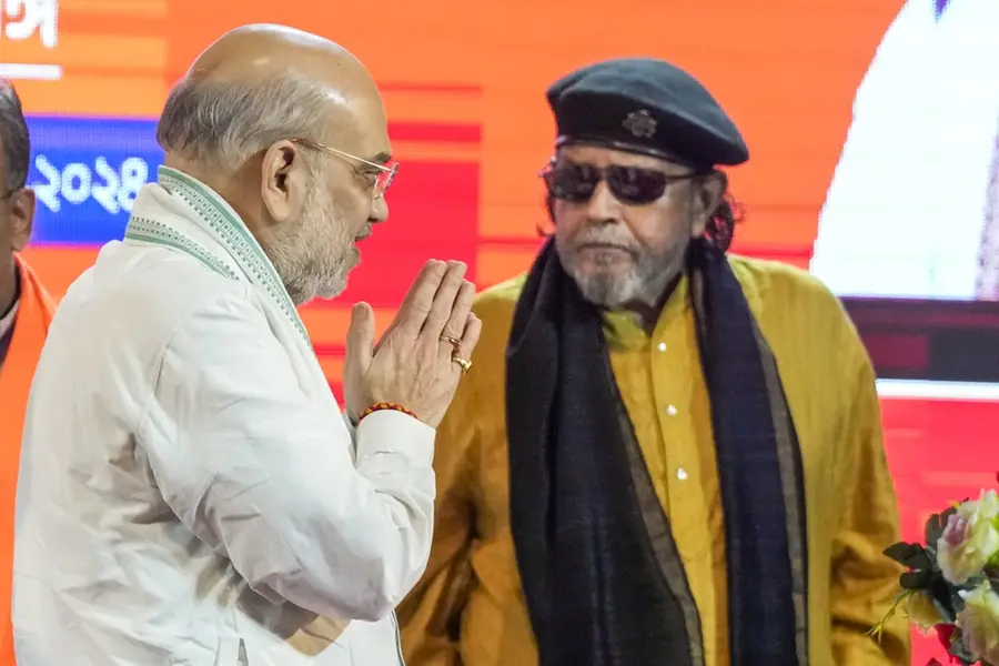 'വെട്ടിയരിഞ്ഞ് കുഴിച്ച് മൂടും'; അമിത്ഷായുടെ സാന്നിധ്യത്തിൽ വിദ്വേഷ പ്രസംഗവുമായി മിഥുന് ചക്രവര്ത്തി
