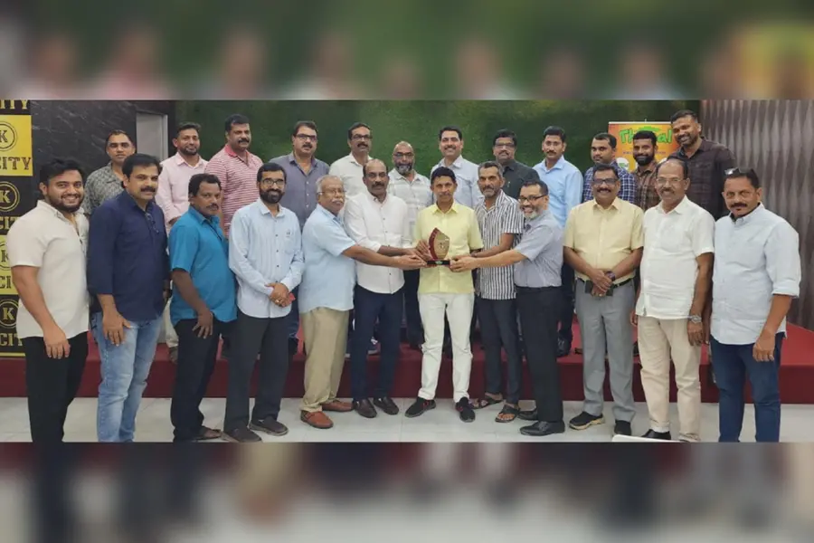 അബ്ദുറഹ്മാന് തുമ്പോളിക്ക് തണല് ബഹ്റൈന് യാത്രയയപ്പ് നല്കി