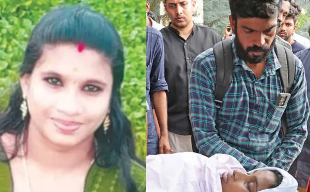 കൃഷ്ണ തങ്കപ്പന്(ഇടത്ത്) കൃഷ്ണ തങ്കപ്പന്റെ മൃതദേഹം തിരുവനന്തപുരം മെഡിക്കല് കോളേജ് ആശുപത്രിയില്നിന്ന് മലയിന്കീഴിലെ വസതിയിലേക്കു കൊണ്ടുപോകാനായി ആംബുലന്സില് കയറ്റുന്നു. ഭര്ത്താവ് ശരത്, സഹോദരന് വിഷ്ണുമോന് തുടങ്ങിയവര് സമീപം(വലത്ത്)
