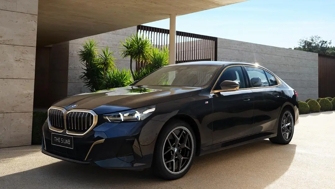 ബി.എം.ഡബ്ല്യു ഫൈവ് സീരീസ് ലോങ് വീല് ബേസ് മോഡല് | Photo: BMW