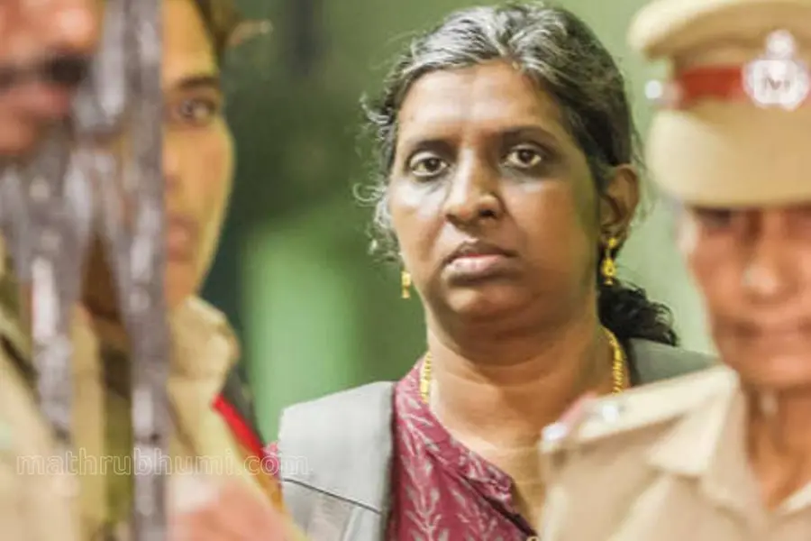 'ചന്ദ്രനില് അഞ്ച് സെന്റ് സ്ഥലംവാങ്ങി', പരിഹാസത്തോടെ ധന്യയുടെ മറുപടി; ഓണ്ലൈന് റമ്മിയില് രണ്ടുകോടി