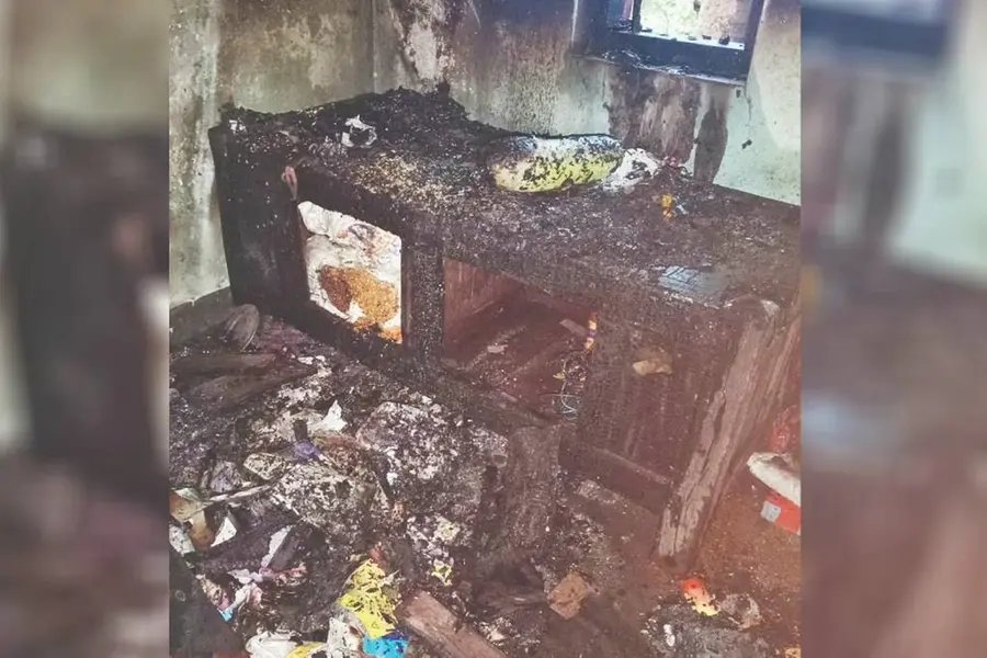 ഫ്രിഡ്ജില്നിന്ന് പടര്ന്ന് തീപ്പിടിത്തം, ഗൃഹോപകരണങ്ങളും വയറിങ്ങുമടക്കം കത്തിനശിച്ചു