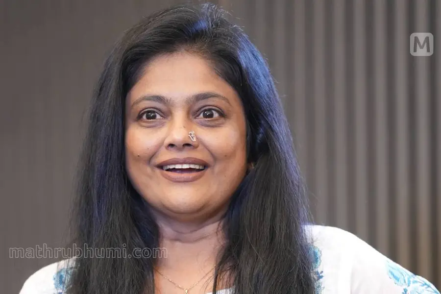 എന്നെങ്കിലും നല്ലൊരു നെഗറ്റീവ് വേഷം, പക്കാ വില്ലത്തി റോൾ ഞാൻ ചെയ്യും- മഞ്ജു പിള്ള