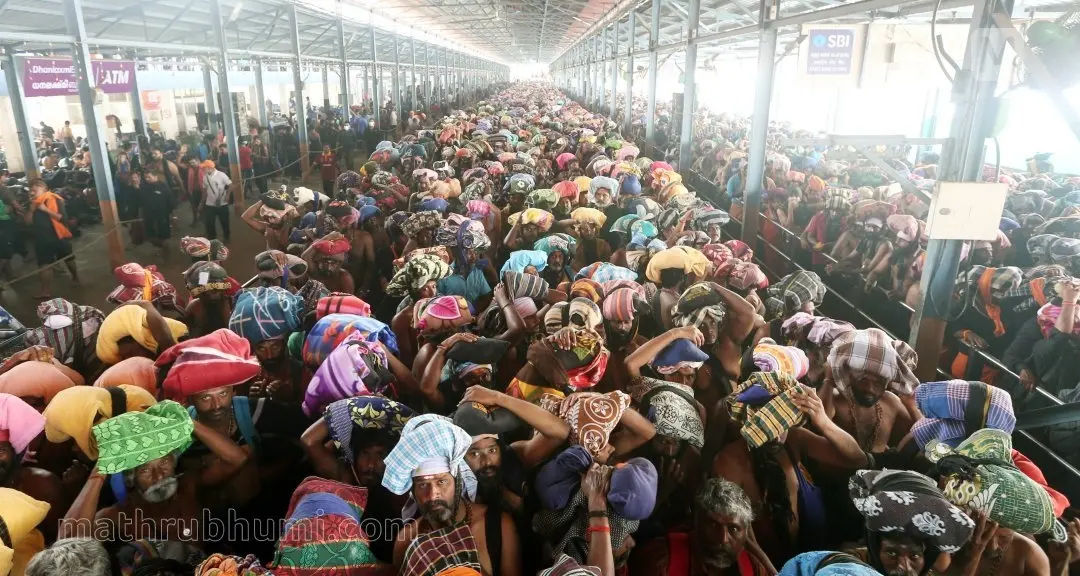 ശബരിമലയിൽ നിന്നുള്ള ദൃശ്യം. ഫയൽ ചിത്രം