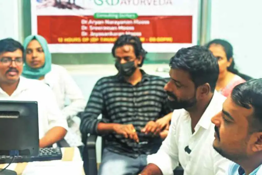 നൊമ്പരങ്ങളുടെ ആഴങ്ങളിൽ മാൽപെയ്ക്ക് കൈത്താങ്ങ്; കുട്ടികളുടെ ചികിത്സ ഏറ്റെടുത്ത് അഷ്ടവൈദ്യകുടുംബം