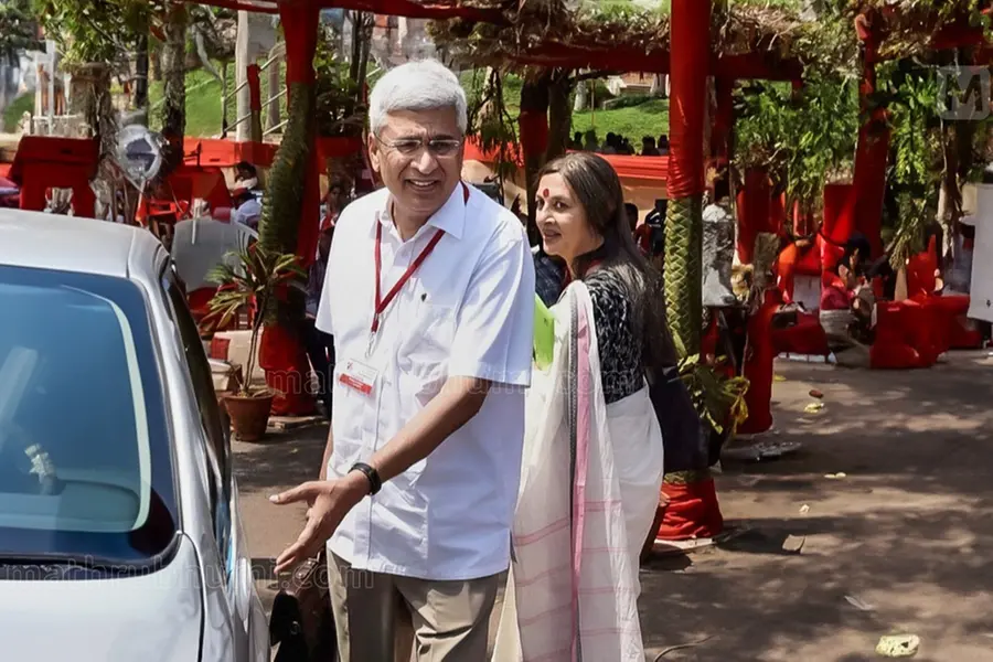 ഒരു 'ആദര്ശഭാര്യ' ആകാന് എനിക്ക് ഉദ്ദേശ്യമില്ലായിരുന്നു, കമ്യൂണിസ്റ്റായാലും അല്ലെങ്കിലും!