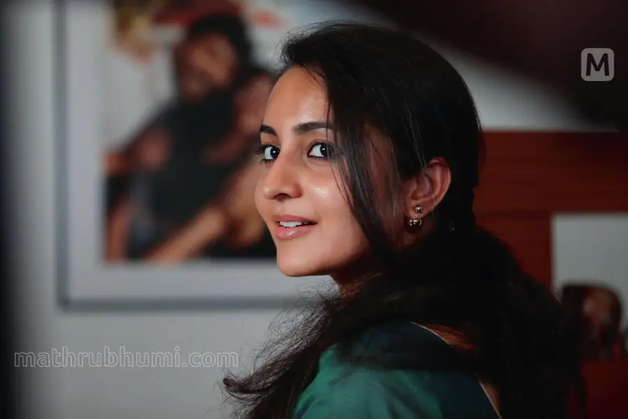 ' ഒരു സ്ത്രീ ഇങ്ങനെയൊരിക്കലും വിവാഹം കഴിക്കരുത്‘; നടി ഭാമയുടെ വാക്കുകൾ ശ്രദ്ധനേടുന്നു