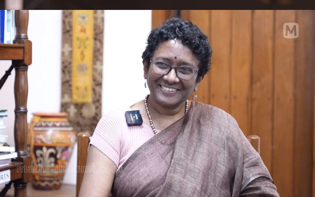 ശാരദാമുരളീധരന്‍