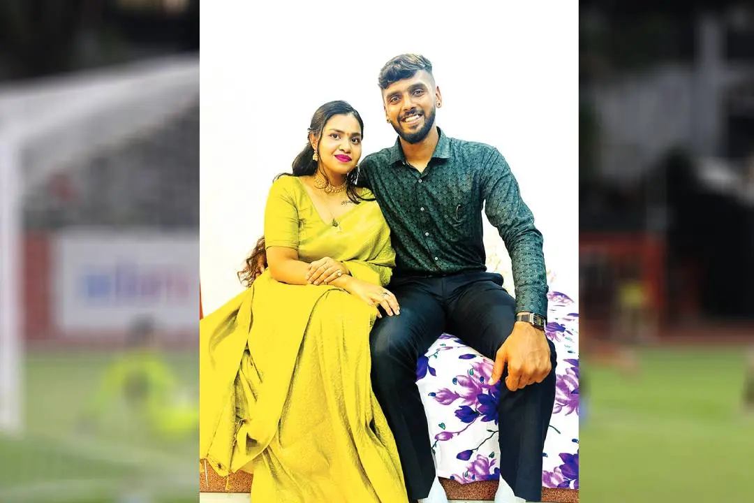 ഹർഷ് രാജേഷ് പാട്ടീൽ പ്രതിശ്രുതവധു റിമി മൊണ്ടലിനൊപ്പം