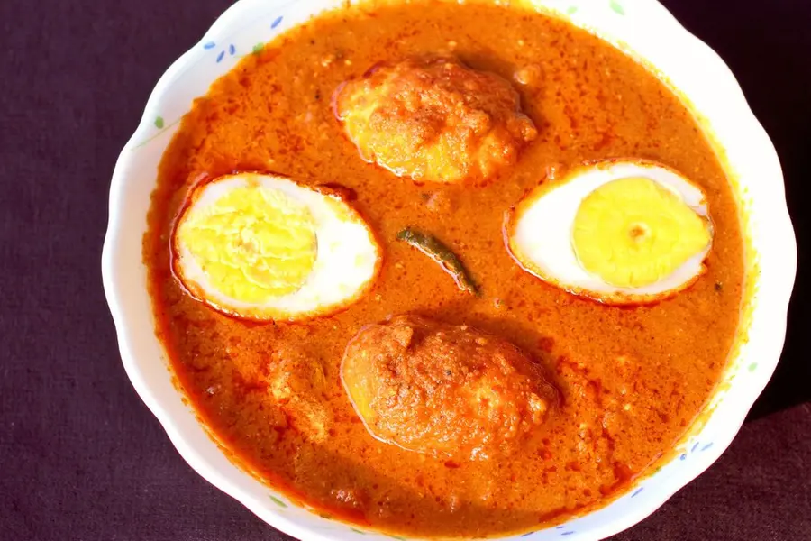 ഈസിയായി ഉണ്ടാക്കാം ടൊമാറ്റോ എഗ്ഗ് കറി