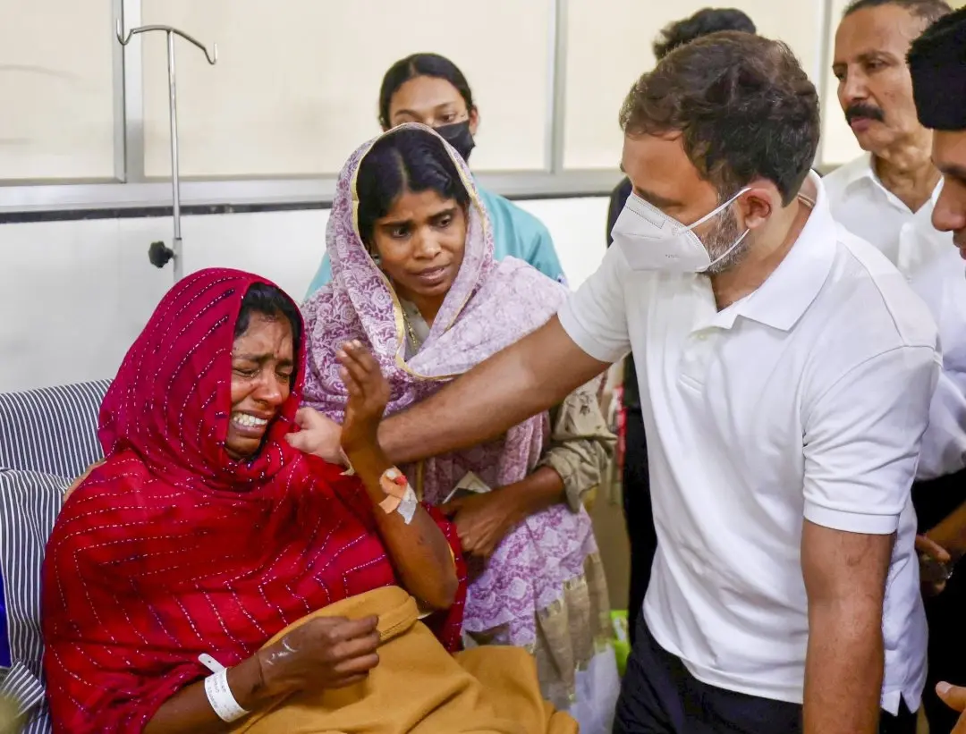 വയനാട് ദുരിതബാധിതരെ സന്ദര്ശിക്കുന്ന രാഹുല് ഗാന്ധി (ഫയല്ചിത്രം ) | File Photo: PTI