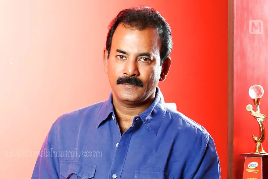 'മല്ലിക ചേച്ചിയുടെ മകന്റെ പടം മോശമാണെന്ന് പറഞ്ഞിട്ടില്ല, മോഹൻലാലിന് വേണ്ടെങ്കിലും പിന്തുണയ്ക്കും'