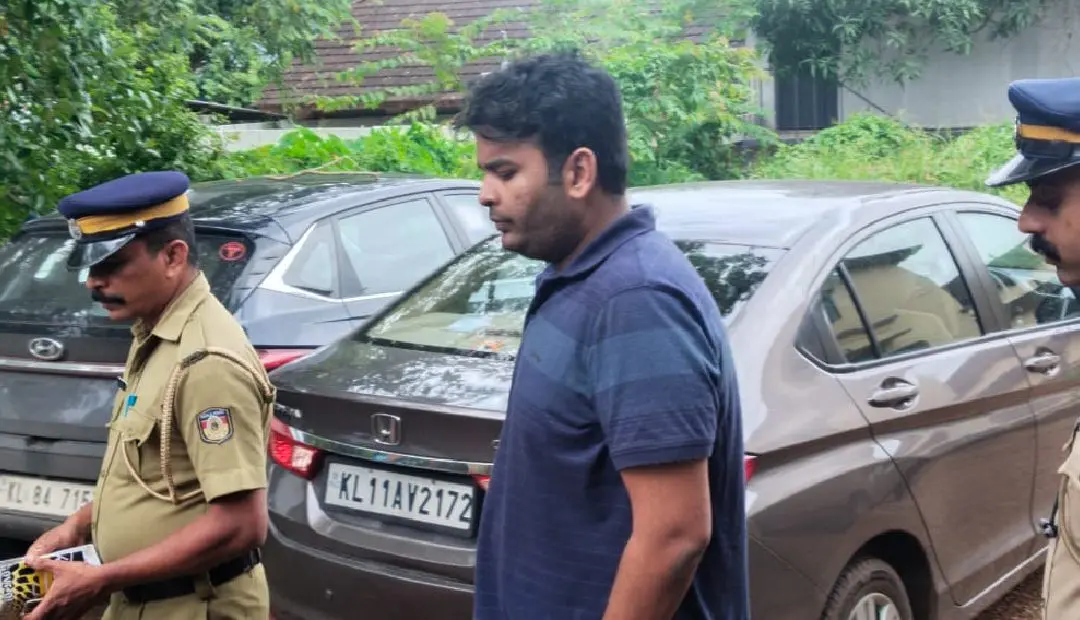 മധാ ജയകുമാറിനെ കോടതിയിൽ എത്തിച്ചപ്പോൾ