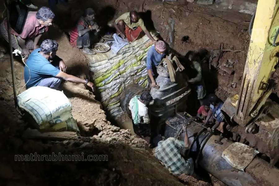 ഉറപ്പുകൾ ജലരേഖയായി, തലസ്ഥാനത്ത് നാലുനാൾ നരകജീവിതം; ബാധിച്ചത് അഞ്ചു ലക്ഷത്തിലേറെപ്പേരെ