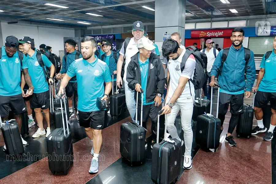 സാന്ത്വനം ഫുട്ബോളിലൂടെ; വയനാടിന് സഹായംനല്കാന് സൗഹൃദമത്സരം നാളെ മലപ്പുറത്ത്, ടിക്കറ്റ് വാങ്ങാം