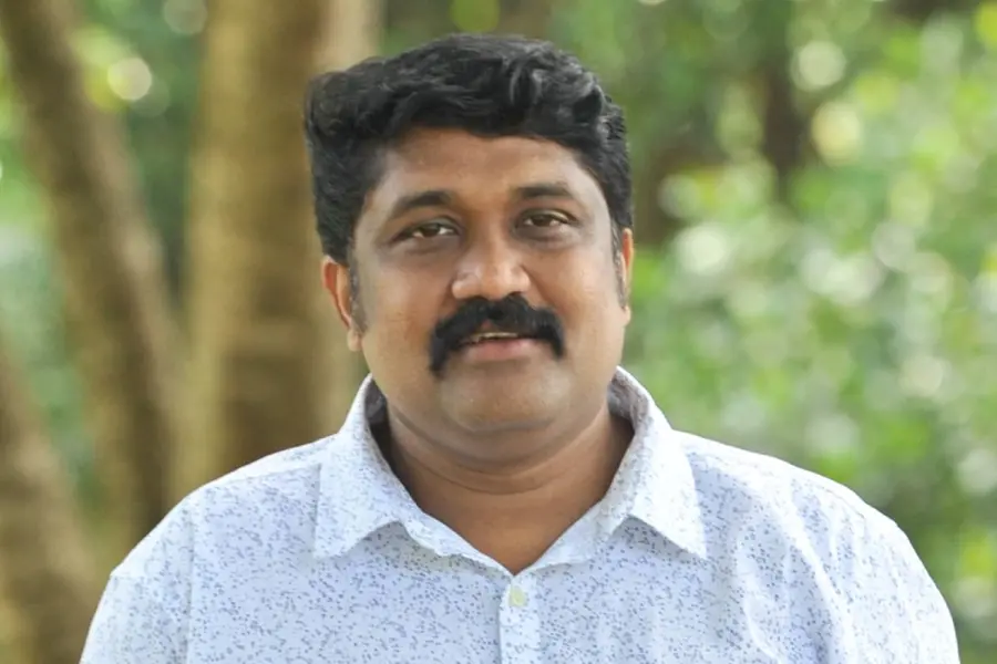 'ചരിത്രയാഥാര്ഥ്യത്തെ മായ്ച്ചുകളയാന് ശ്രമിക്കുന്നു, തള്ളിപ്പറയേണ്ടത് എമ്പുരാന് എന്ന സിനിമയെ അല്ല'