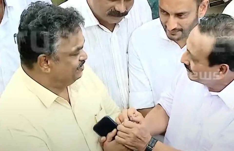 സതീശ്കൃഷ്ണ സെയിൽ, എം.കെ. രാഘവൻ