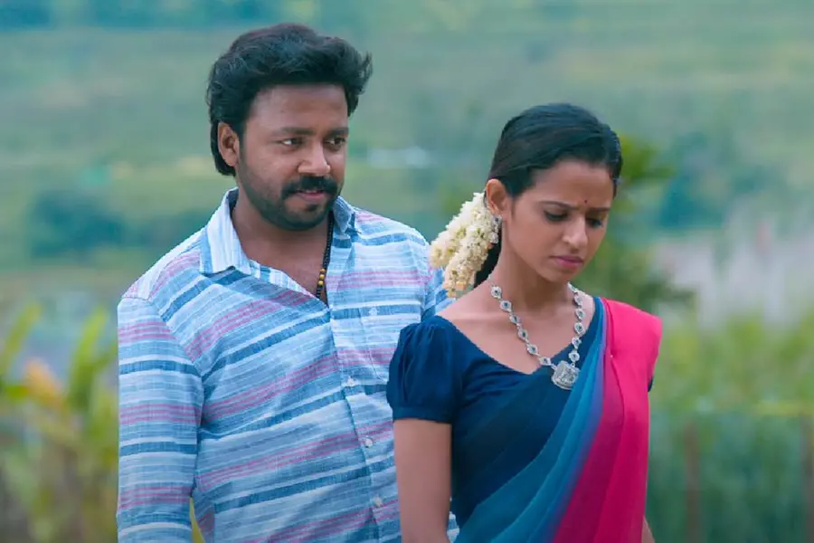 'പൊൻ വാനിലെ താരകങ്ങൾപോൽ..'; വിഷ്ണു ഉണ്ണികൃഷ്ണൻ്റെ 'പതിമൂന്നാം രാത്രി ...