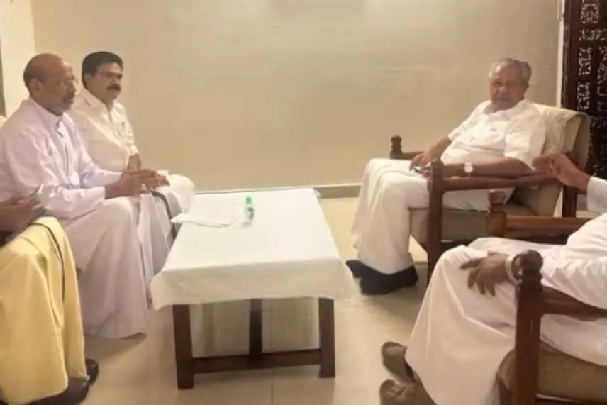 പരിസ്ഥിതിലോല മേഖല വിജ്ഞാപനം: മുഖ്യമന്ത്രിയെ കണ്ട് താമരശ്ശേരി ബിഷപ്പ്, പ്രതിപക്ഷത്തിന് വിമര്ശനം