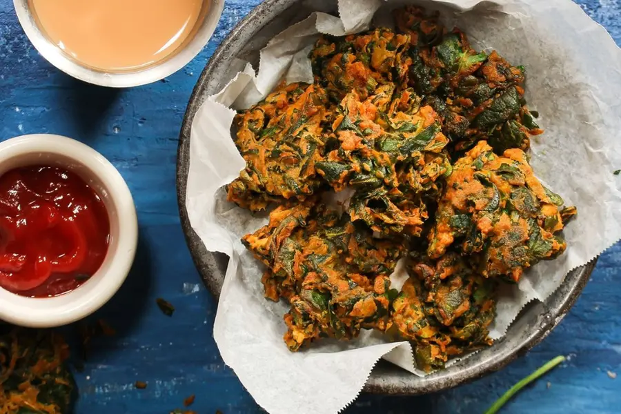 എളുപ്പത്തിലുള്ള നാലുമണിപലഹാരം ; പാലക് പക്കവട ഉണ്ടാക്കാം