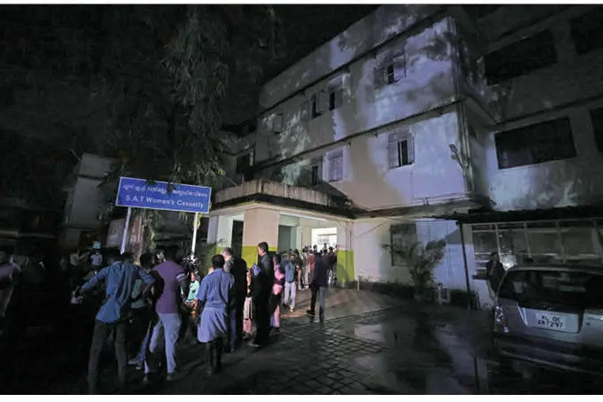 ജീവനു വിലയിട്ട മണിക്കൂറുകൾ; കേരളത്തിന്റെ ആരോഗ്യരംഗത്ത് ചിന്തിക്കാൻപോലും കഴിയാത്ത സംഭവം