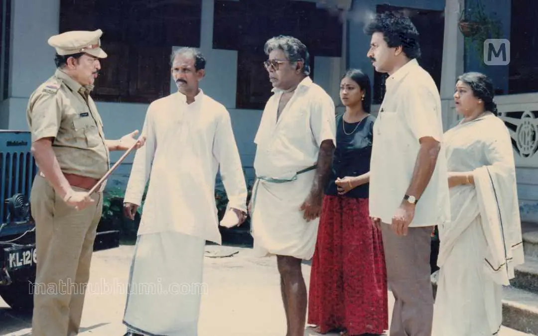 സന്ദേശം സിനിമയിൽ പോലീസ് ഓഫീസറായി ടി.പി. മാധവൻ