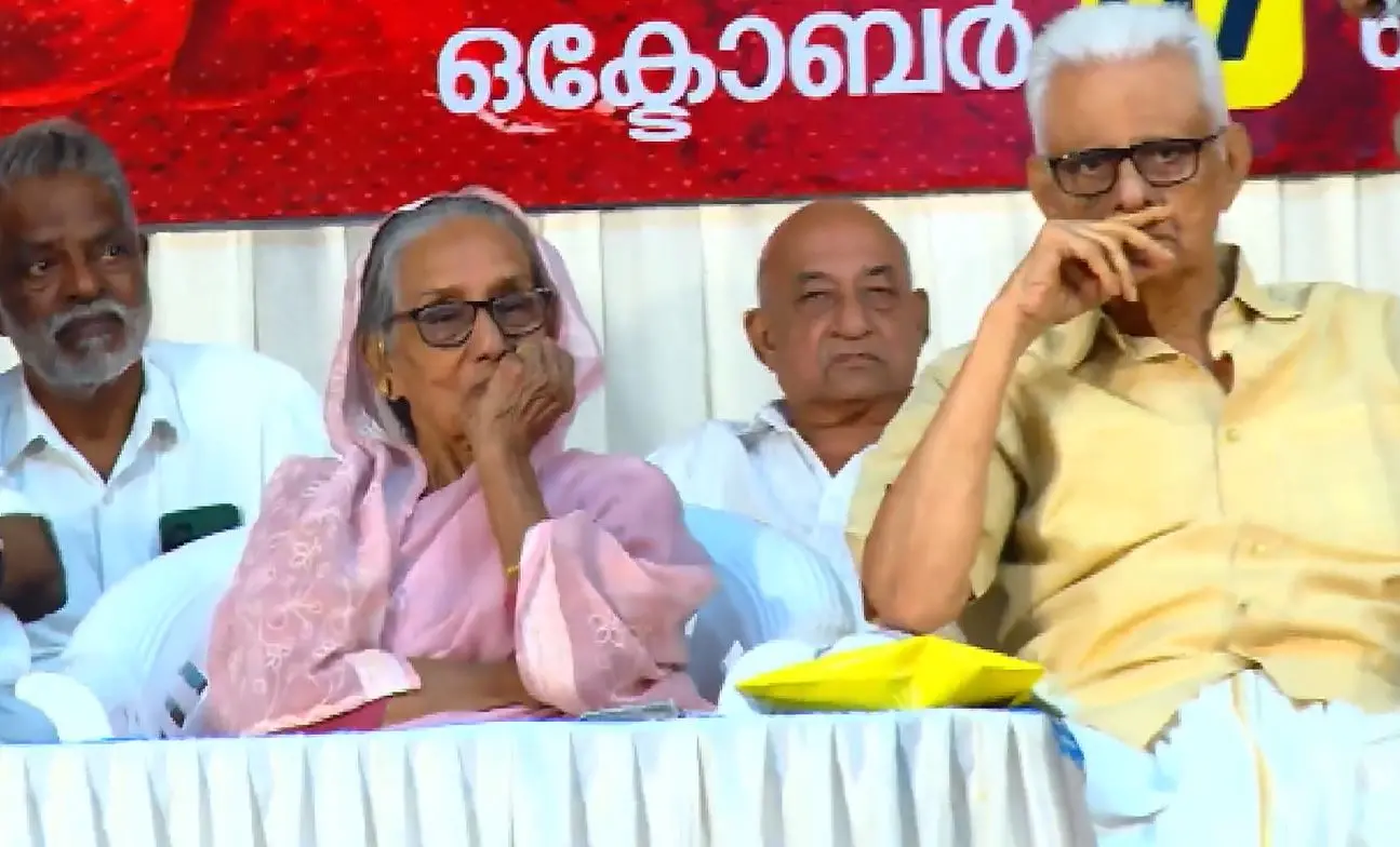 നിലമ്പൂര് ആയിഷ സിപിഎം വിശദീകരണ യോഗത്തില്