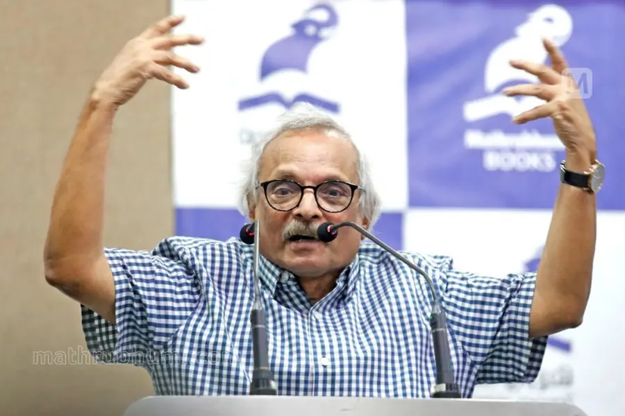 എപ്പോഴും തൂവെള്ളവസ്ത്രം ധരിക്കുന്നവർ; കോൺഗ്രസുകാരനാവാൻ വലിയ ആഗ്രഹം തോന്നുന്നുവെന്ന്- എം. മുകുന്ദൻ