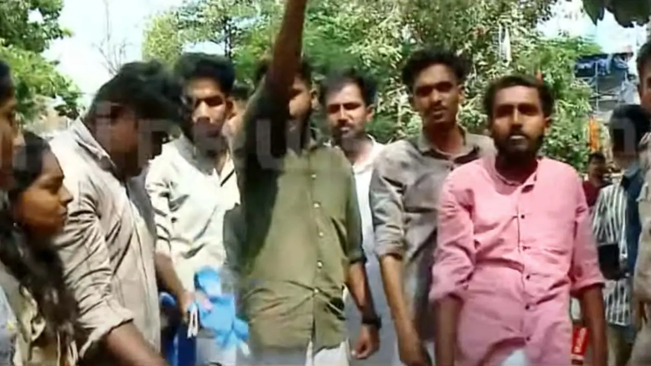 കളക്ടറുടെ രാജി അവശ്യപ്പെട്ട് കെ.എസ്.യു.പ്രതിഷേധത്തില് നിന്ന്|photo: MATHRUBHUMI