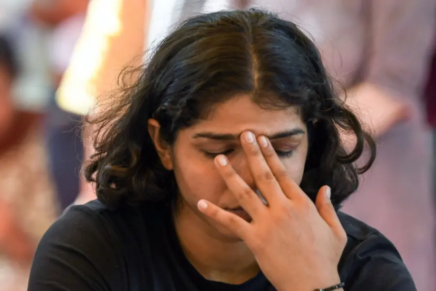 'നിന്റെ അച്ഛനെപ്പോലെ എന്ന് പറഞ്ഞ് അയാൾ ചേർത്തുപിടിച്ചു, അത് അങ്ങനെയല്ലെന്ന് എനിക്കറിയാമായിരുന്നു'