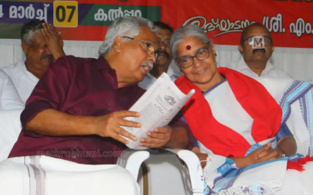 ബിനോയ് വിശ്വവും ആനി രാജയും | ഫോട്ടോ: വി.പി. ഉല്ലാസ്/ മാതൃഭൂമി