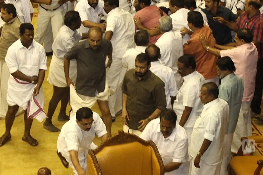 സ്പീക്കറുടെ കസേരയില് തൊടാന് പാടില്ലായിരുന്നു, അതൊരു അബദ്ധമായിപ്പോയെന്ന് ജലീല്