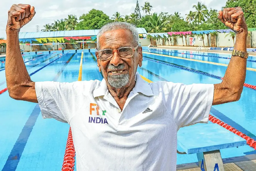 90-ാം വയസിലും മെഡല് തിളക്കം ; നീന്തലില് താരമായി പ്രൊഫ. സി.പി. മാത്യു