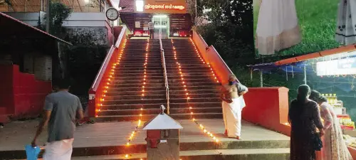 ശ്രീ വളയനാട് ദേവീക്ഷേത്രത്തിന്റെ കിഴ?ക്കേനട (ഫയല് ചിത്രം)