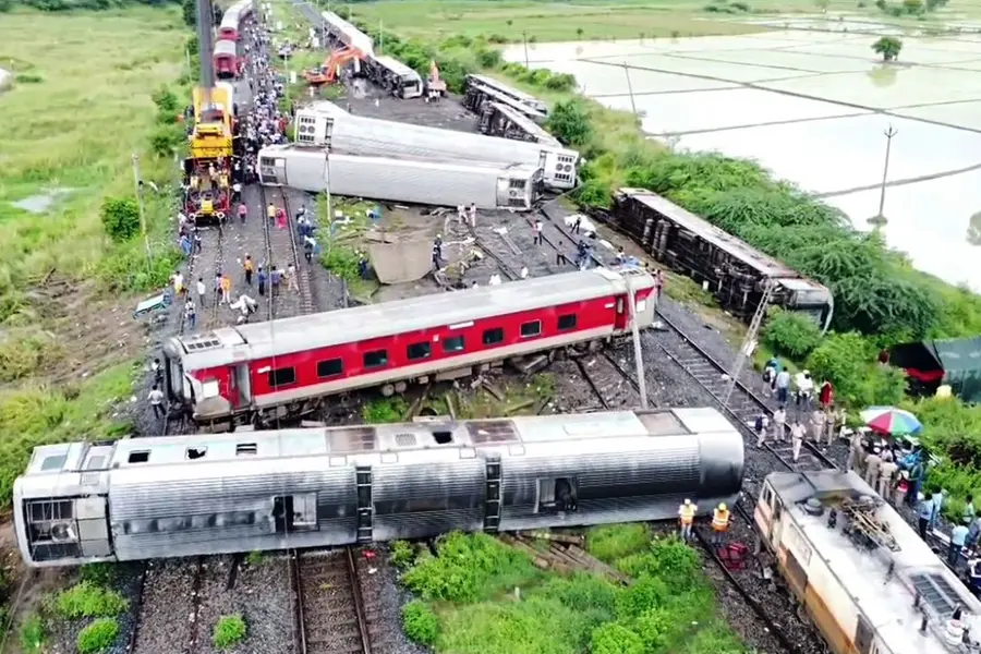 തമിഴ്നാട്ടിലെ തീവണ്ടി അപകടം: യാത്രക്കാരുടെ ജീവന് രക്ഷിച്ചത് അത്യാധുനിക കോച്ചുകളോ ?