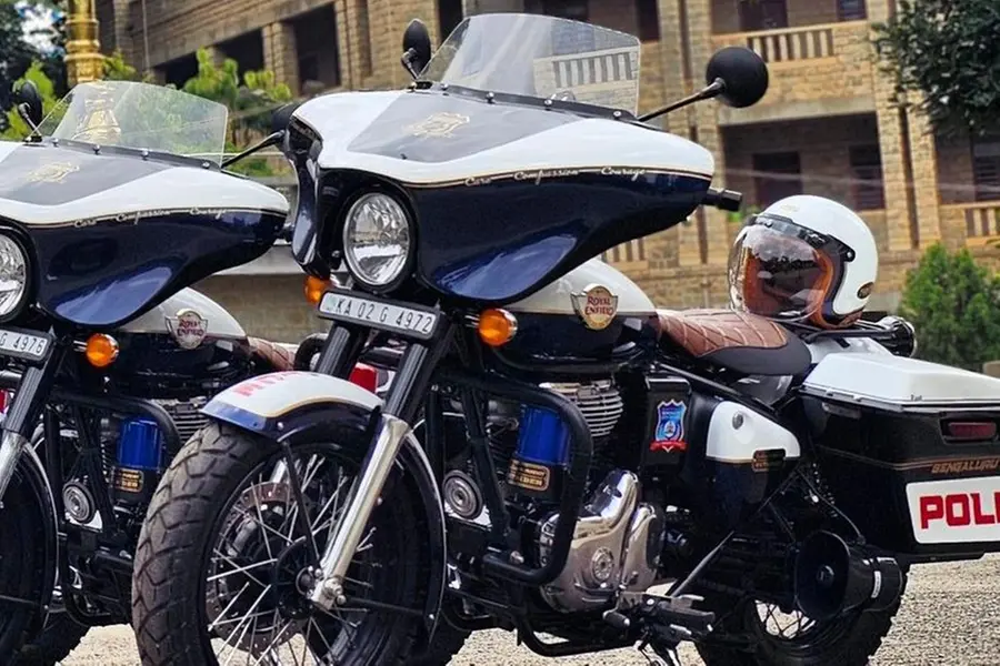ഇതൊക്കെയാണ് മോഡിഫിക്കേഷന്; ഹാര്ളി സ്റ്റൈലില് അണിഞ്ഞൊരുങ്ങി പോലീസിന്റെ റോയല് എന്ഫീല്ഡ്