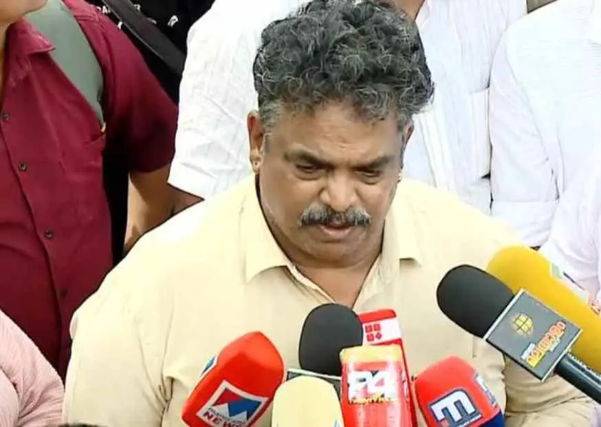 സതീഷ് കൃഷ്ണ സെയിൽ