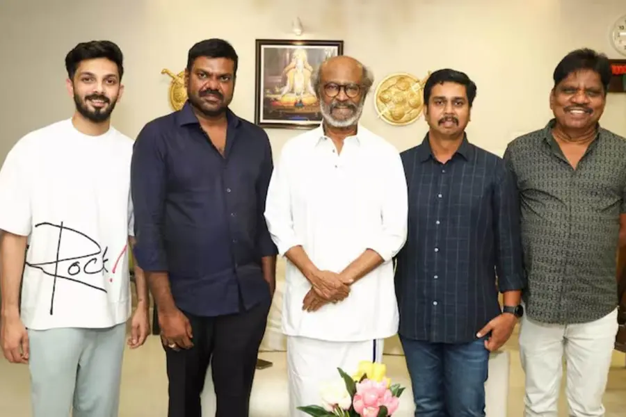 ആശുപത്രി വിട്ടശേഷം ആദ്യമായി ആരാധകർക്ക് മുന്നിൽ തലെെവർ; 'വേട്ടയ്യൻ' വിജയമാഘോഷിച്ച് രജനികാന്ത്
