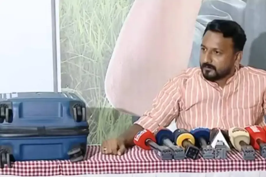 'ഓടിരക്ഷപ്പെടുന്ന ദൃശ്യം പുറത്തുവിട്ടാല്‍ പ്രചാരണം അവസാനിപ്പിക്കും'; വെല്ലുവിളിയുമായി രാഹുല്‍