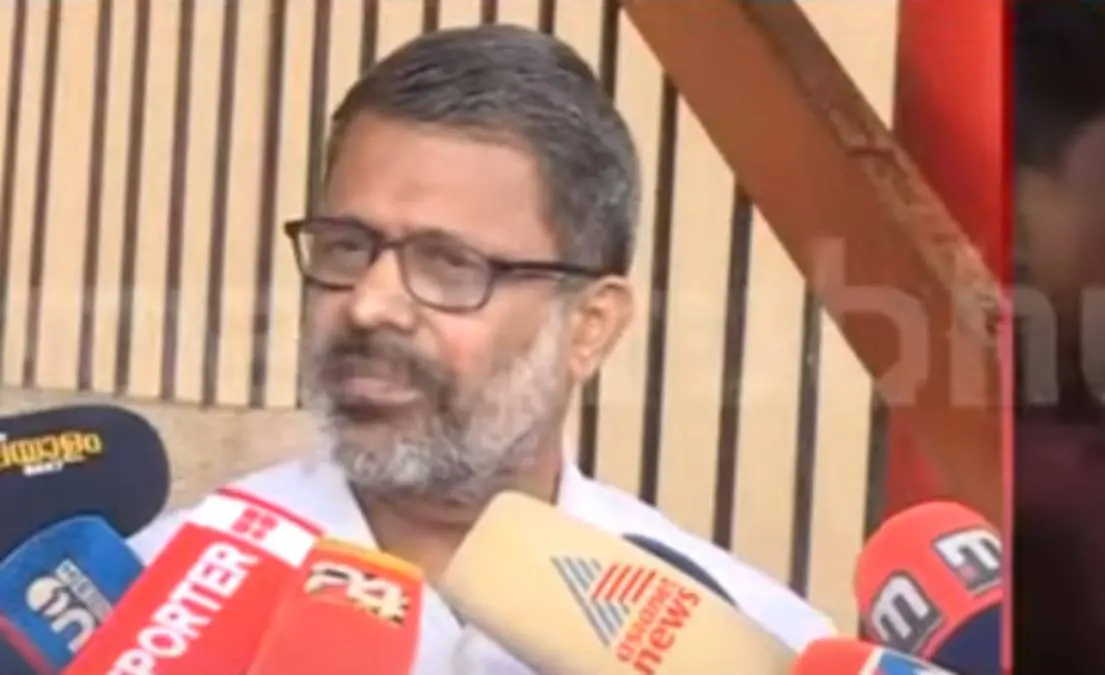 ഇ.എന്‍. സുരേഷ് ബാബു മാധ്യമങ്ങളോട് സംസാരിക്കുന്നു.| Photo: Screengrab/Mathrubhumi news